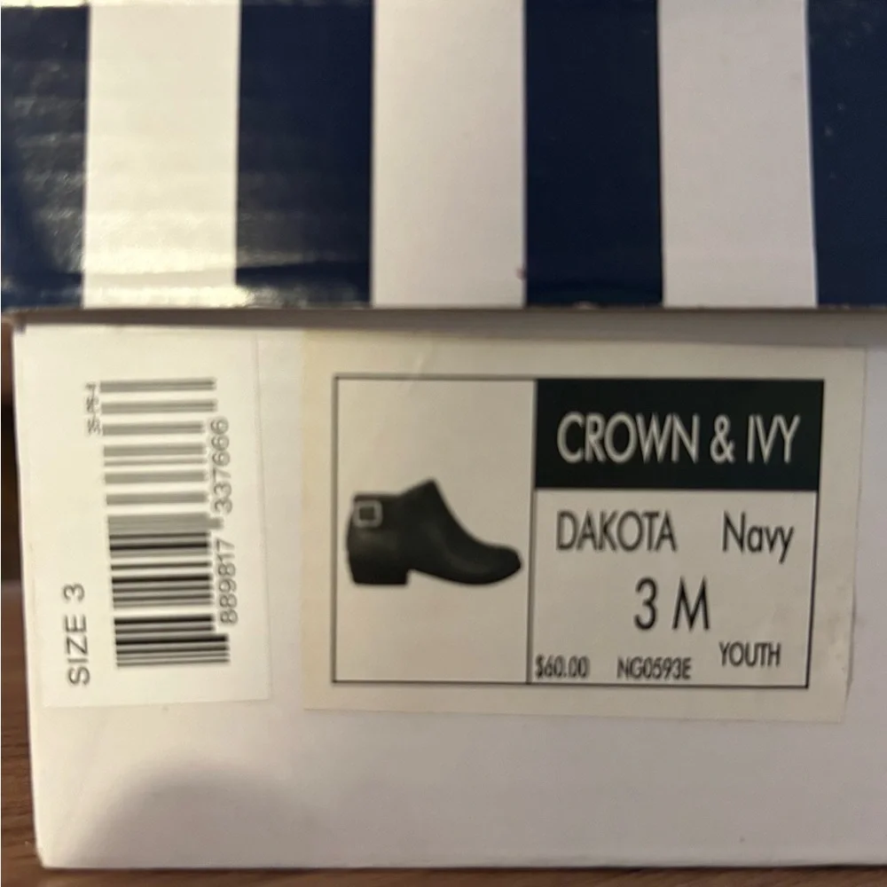 NWT, in box, Crown & Ivy navy booties girl’s sz 3, women’s sz 5